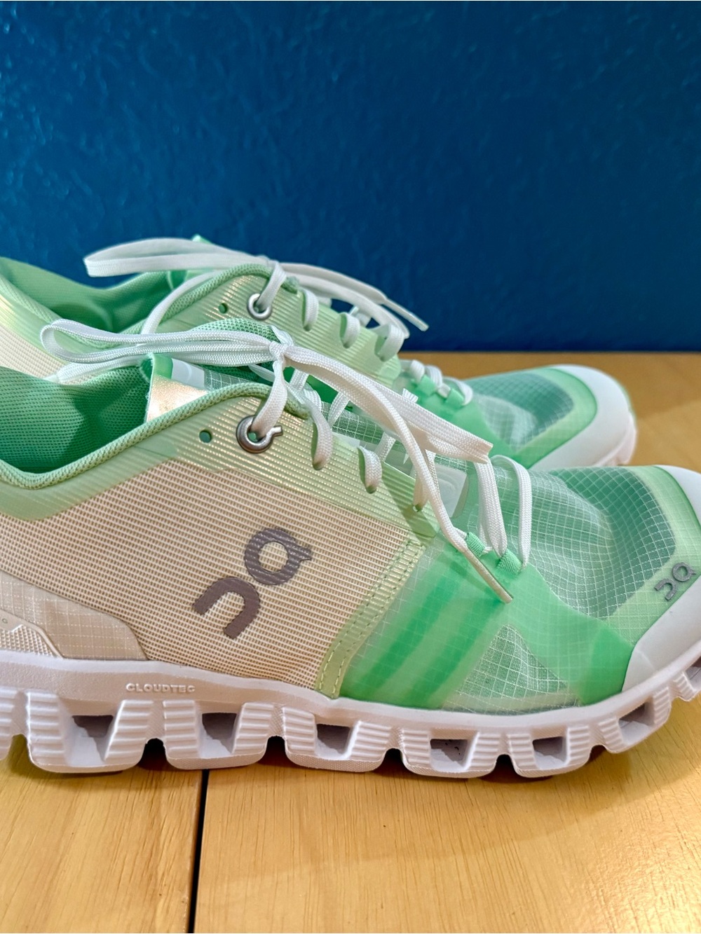 On Running Women's 7.5 Athletic Sneakers in Mint Green and White